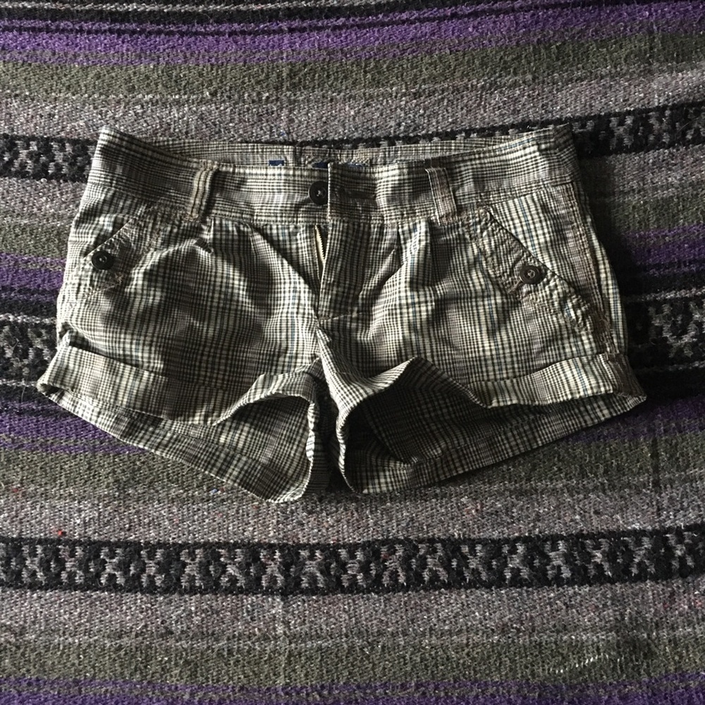 Plain American Eagle shorts